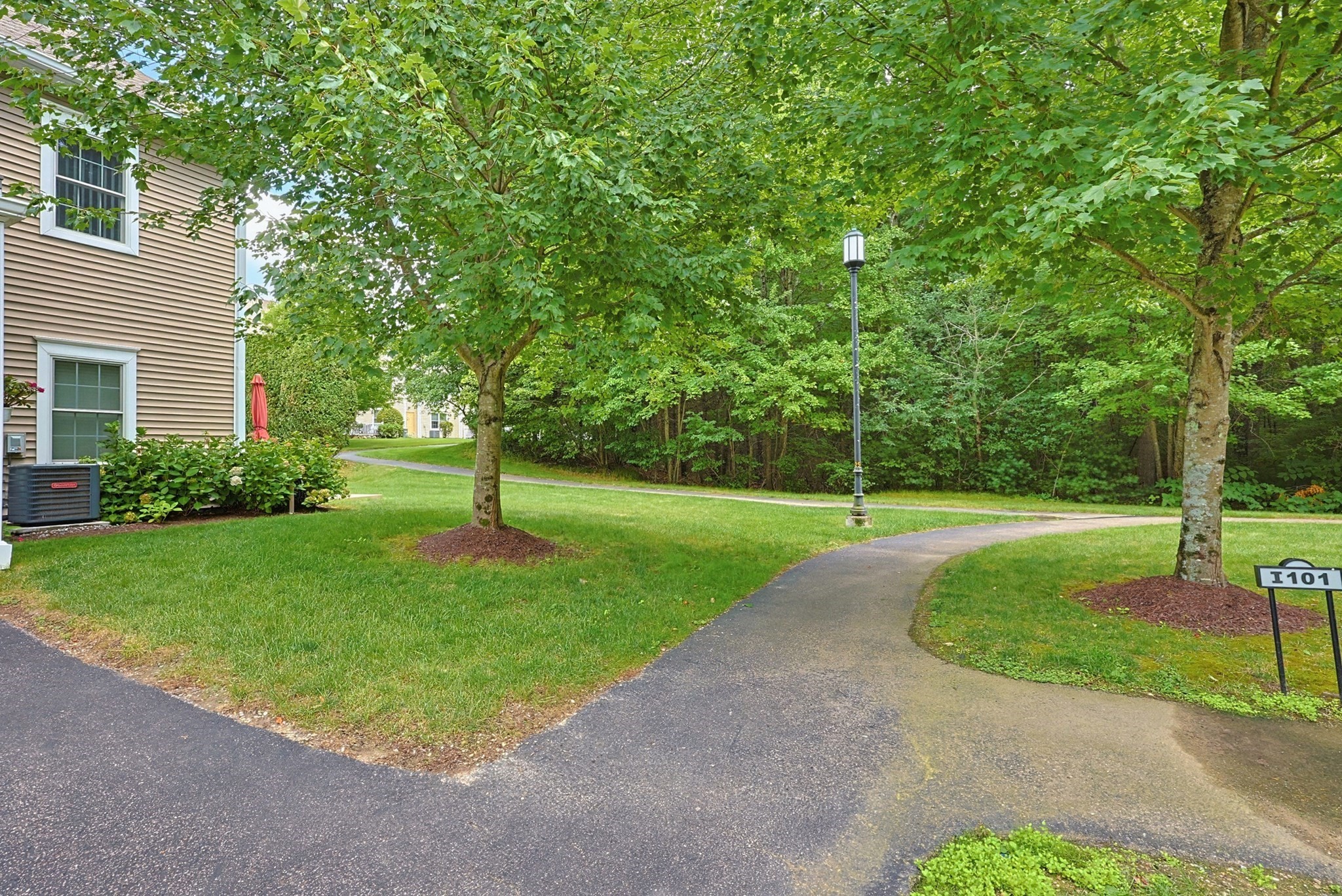 631 East St # J204 Property Photo 3