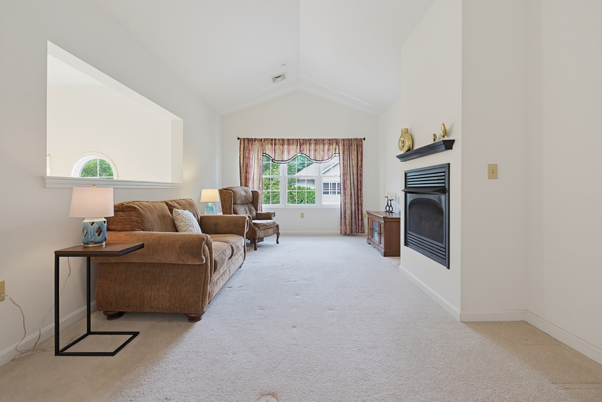 631 East St # J204 Property Photo 4