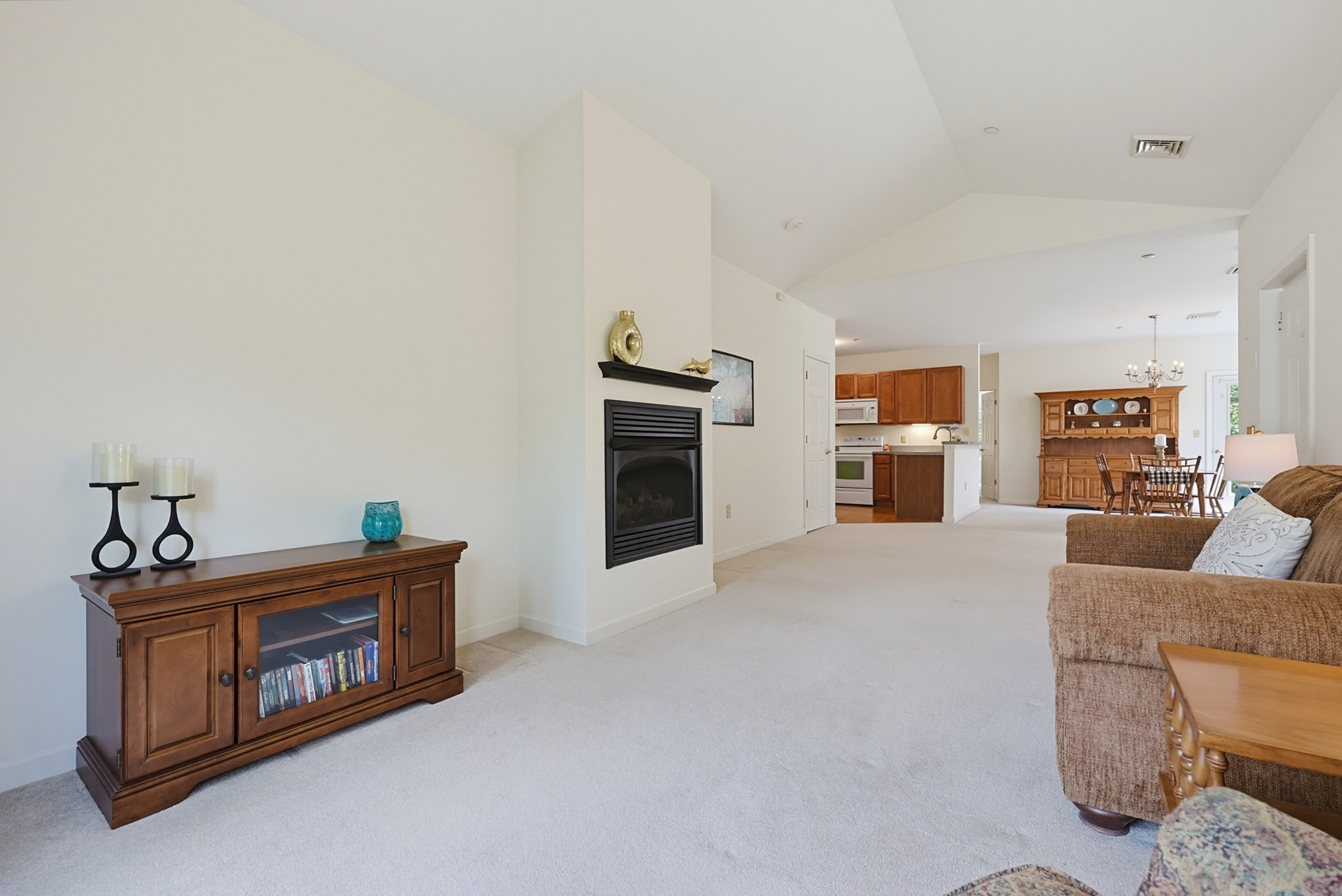 631 East St # J204 Property Photo 7