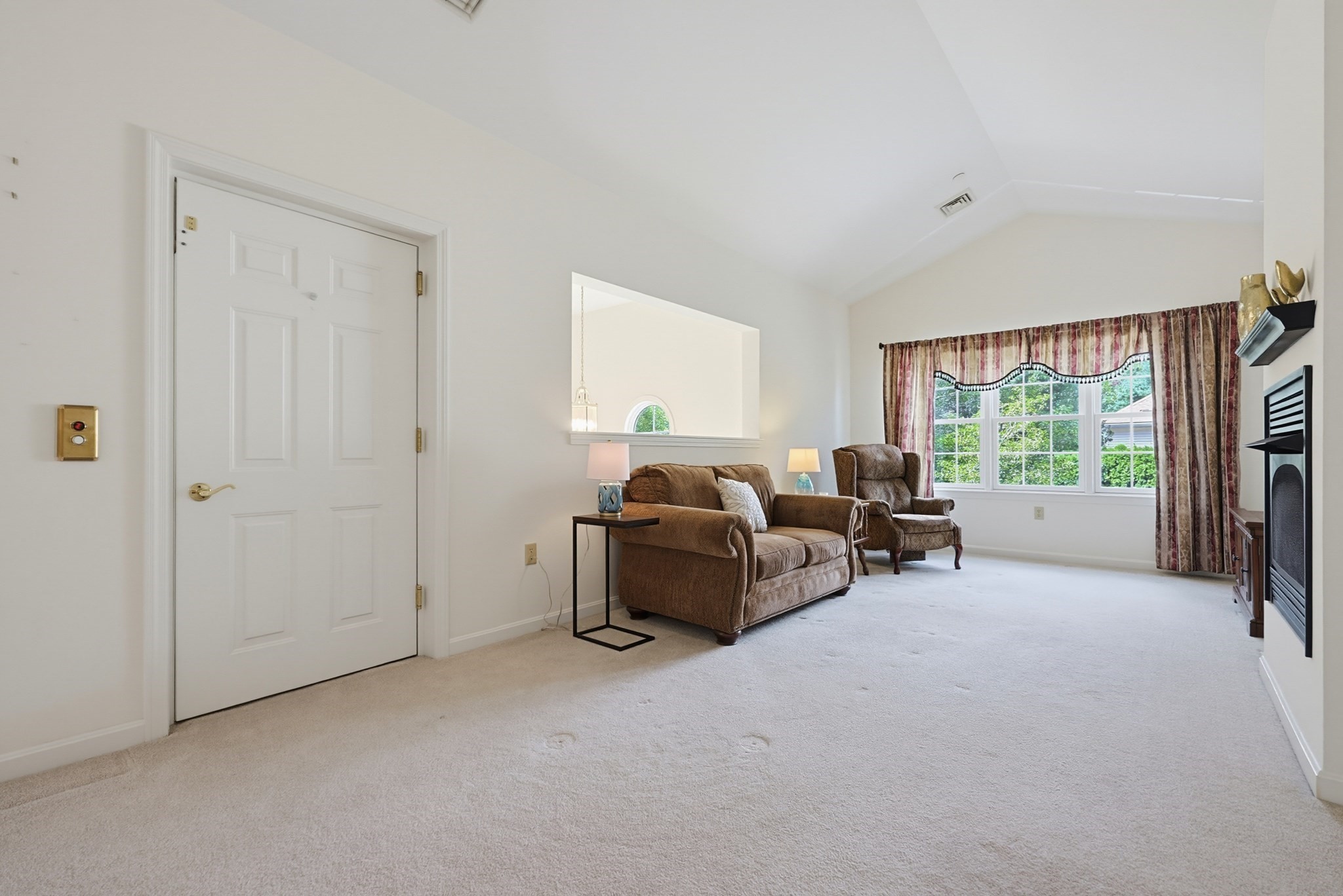 631 East St # J204 Property Photo 9
