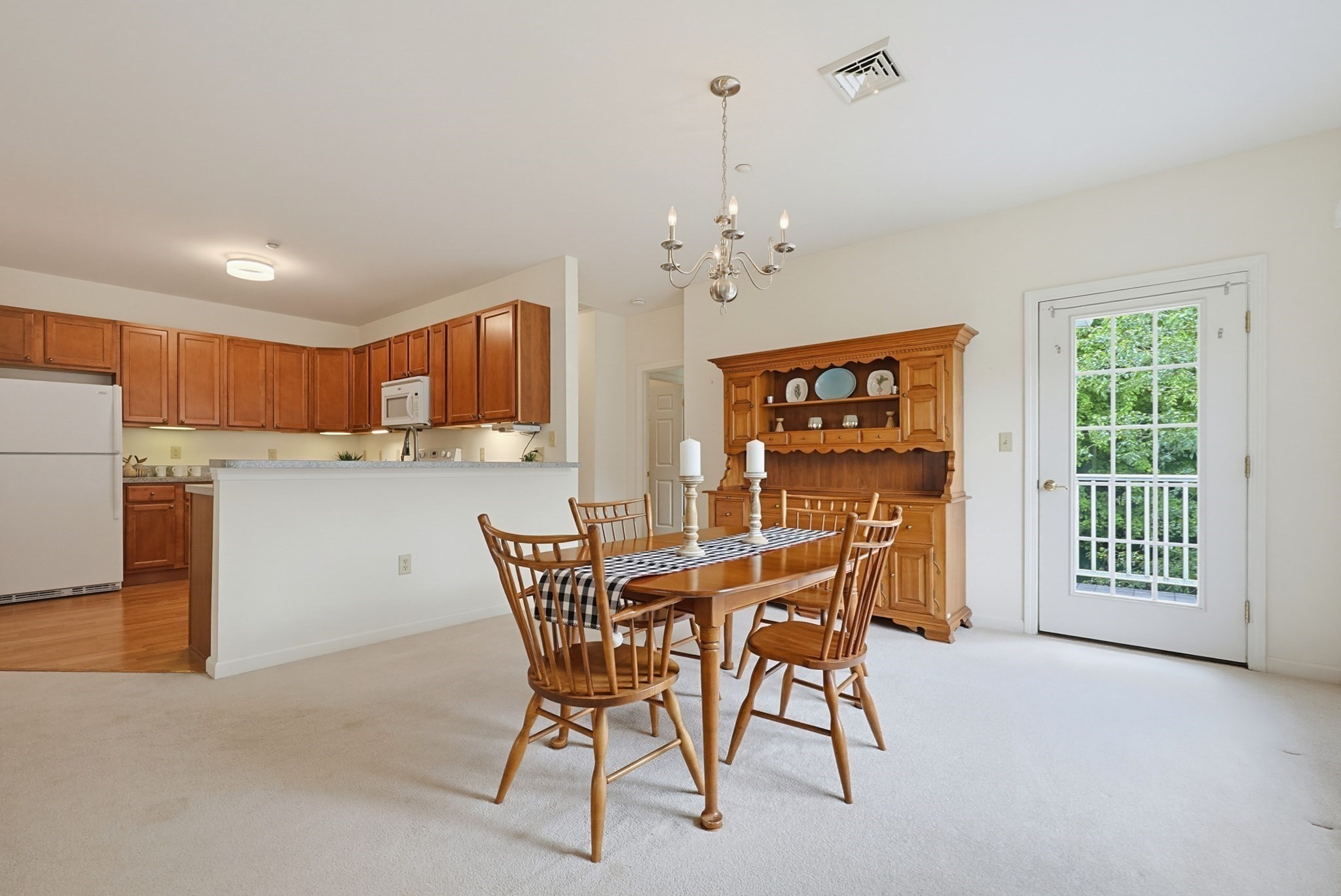 631 East St # J204 Property Photo 11