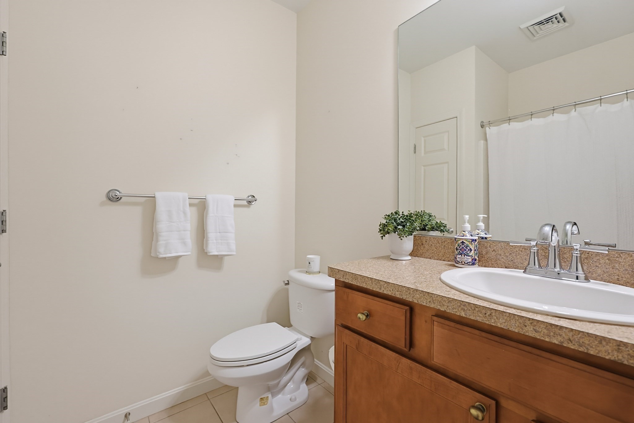 631 East St # J204 Property Photo 24