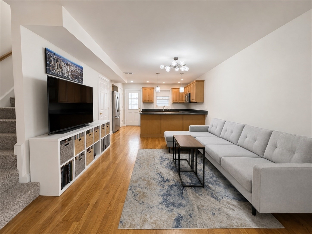 124 West 7th # D Property Photo 1