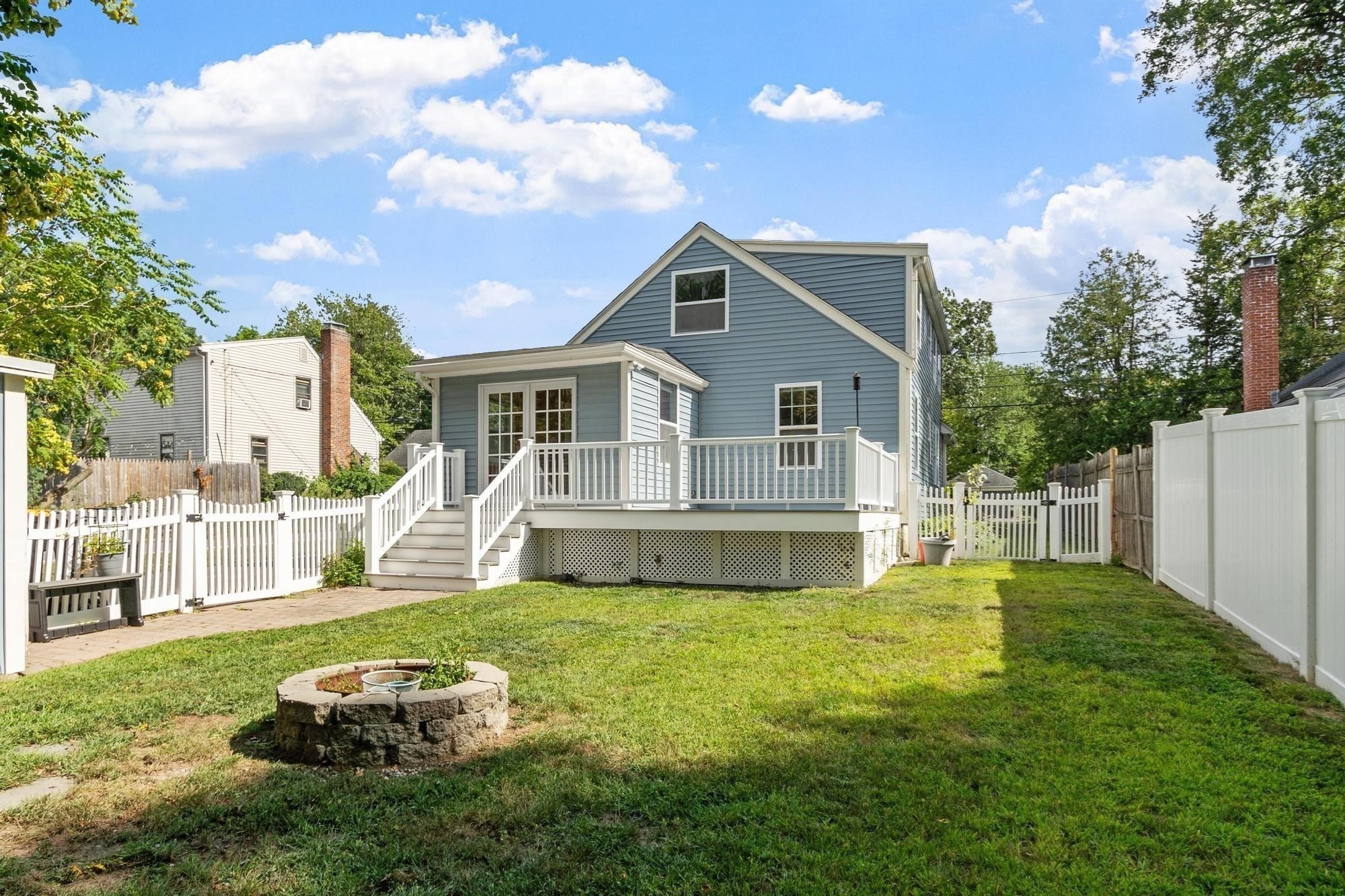 11 Magnolia St Property Photo 1