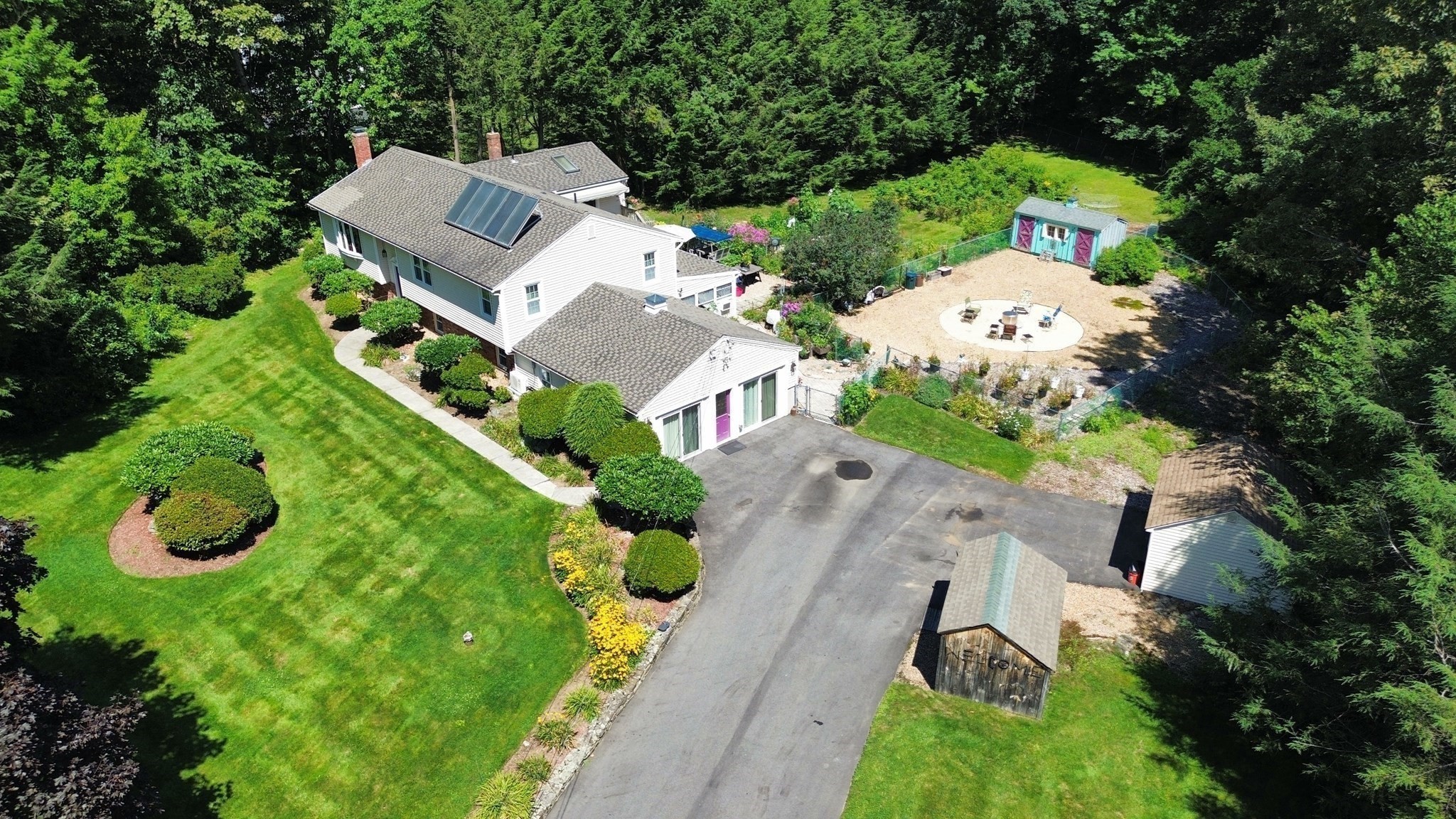 10 Bethany Dr Property Photo 2