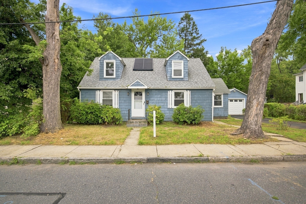 132 Miller St Property Photo 2