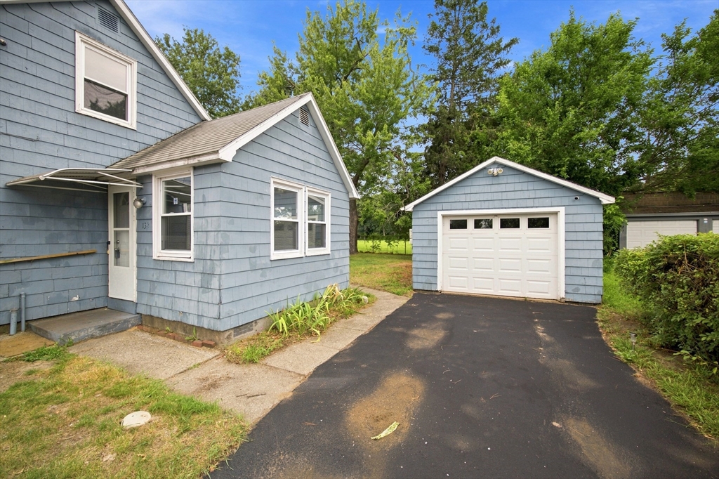 132 Miller St Property Photo 3