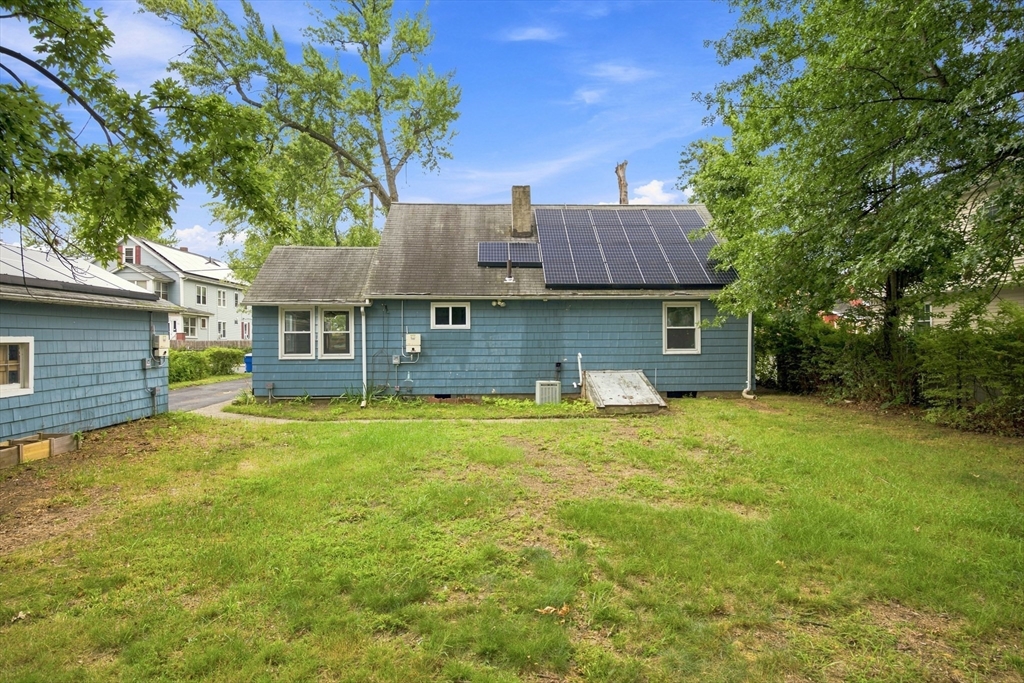 132 Miller St Property Photo 4