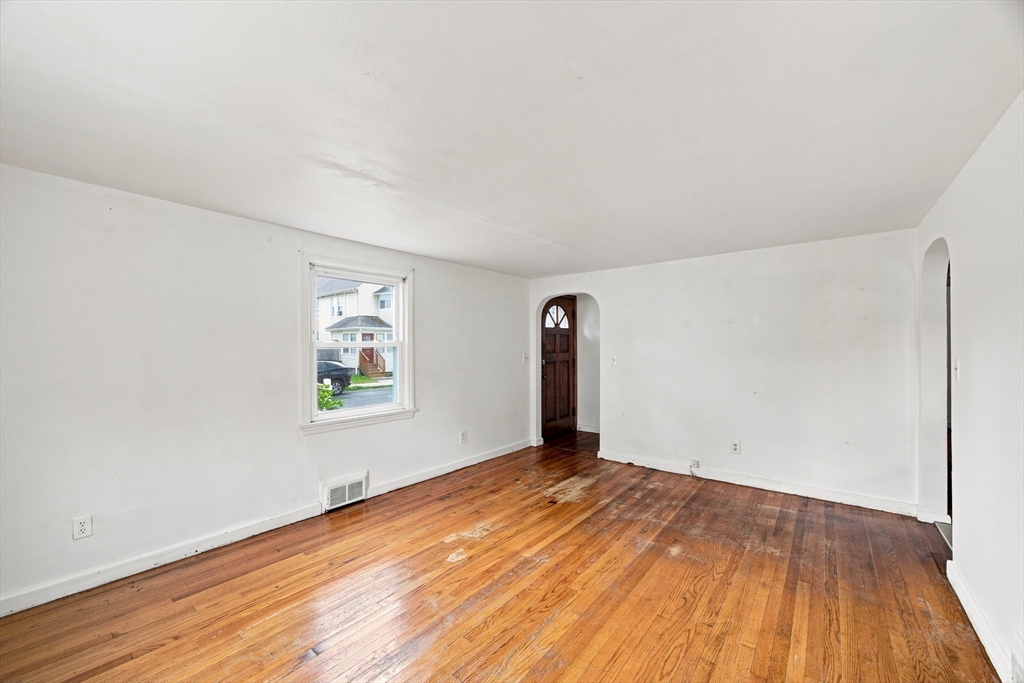 132 Miller St Property Photo 12