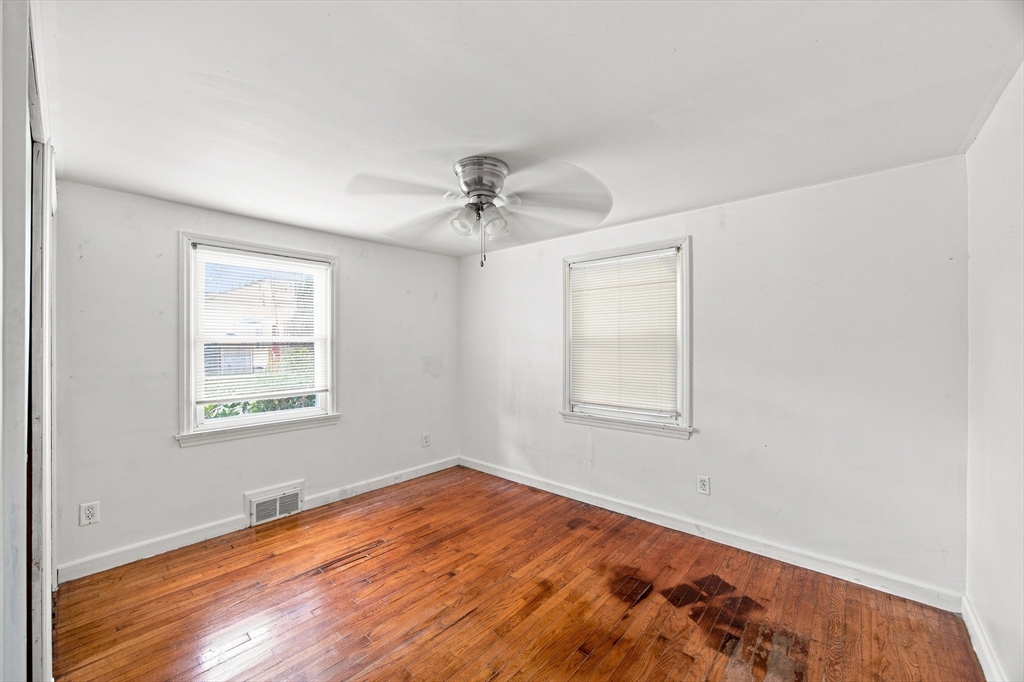 132 Miller St Property Photo 17
