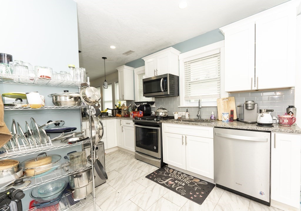 28 Waite St # 28 Property Photo 6