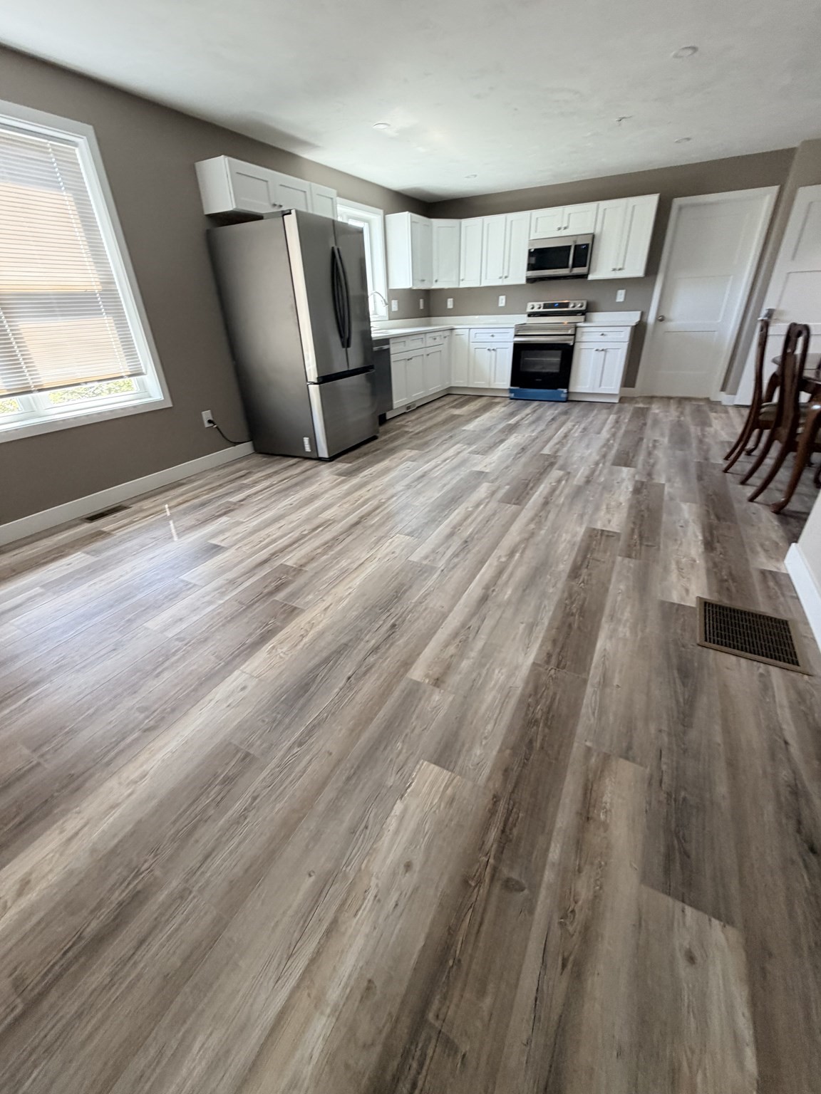 60 Richards St # A Property Photo 8