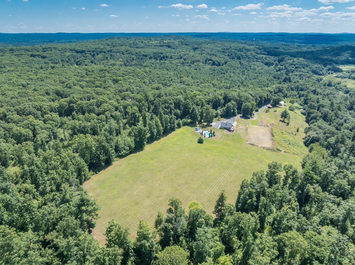 16 Cider Mill Rd Property Photo 3