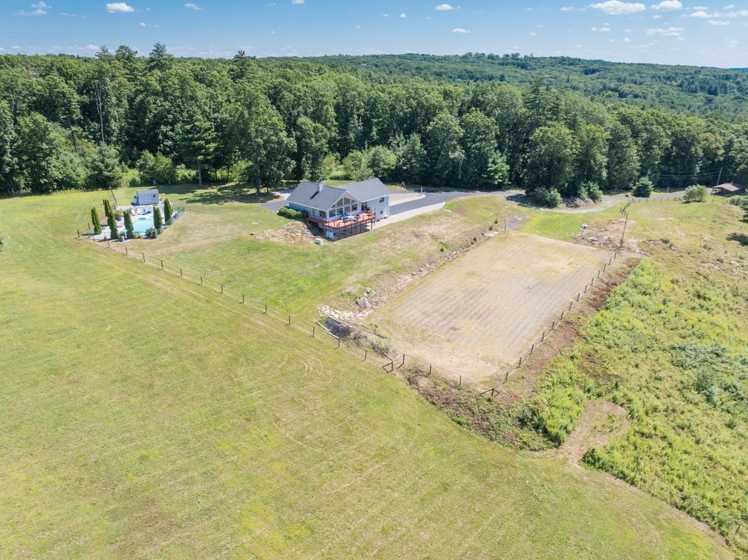 16 Cider Mill Rd Property Photo 4