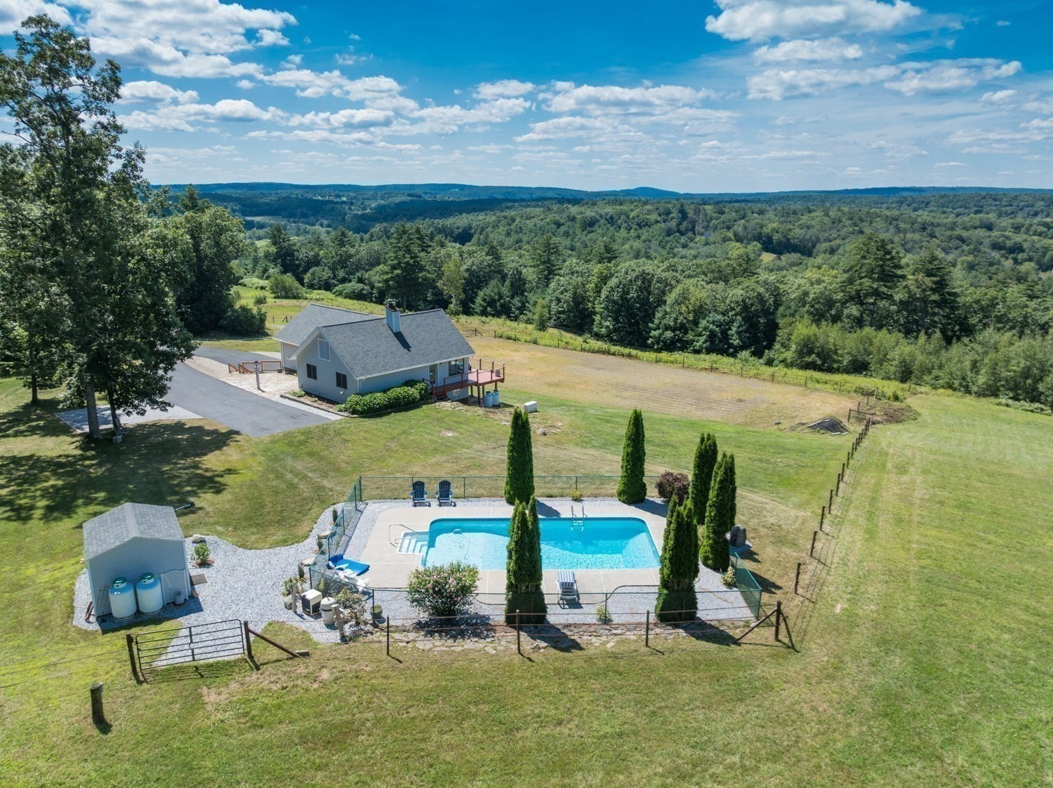16 Cider Mill Rd Property Photo 6