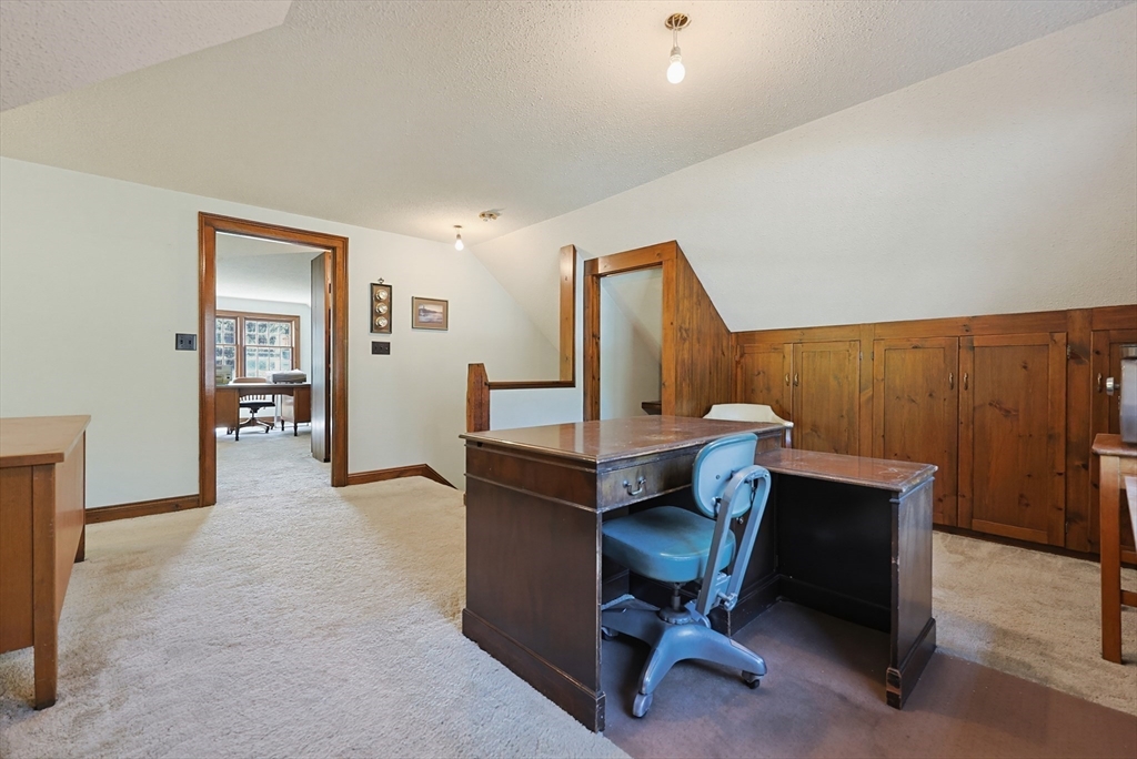 430 Pleasant St Property Photo 34