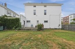 341 Osborn St Property Photo 4