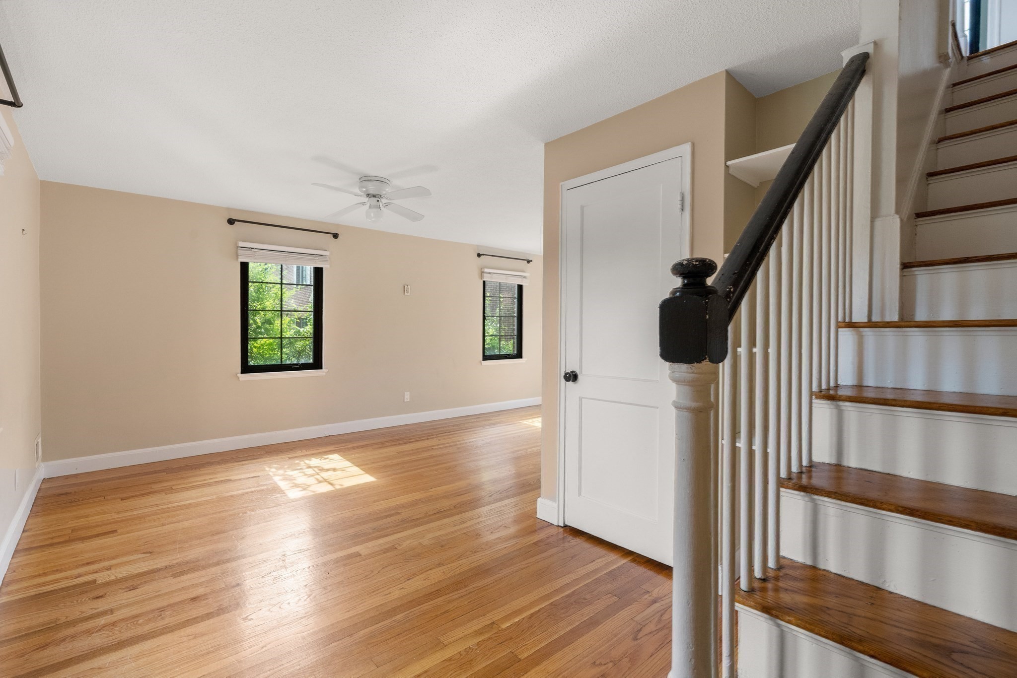956 Belmont # 956 Property Photo 6