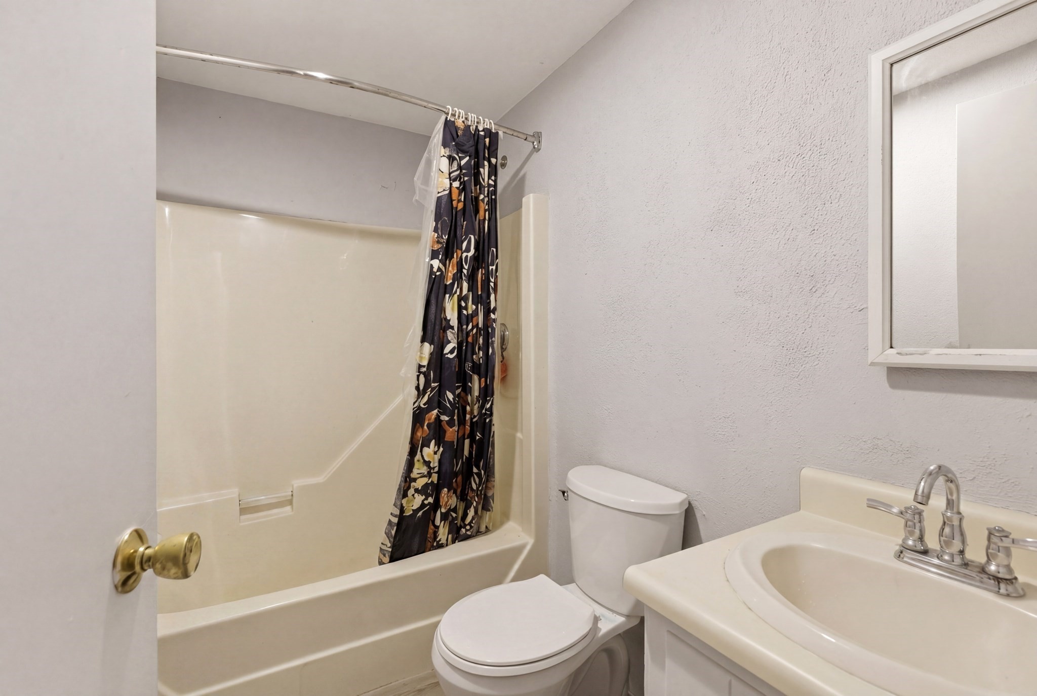 112 Lowell St # 11 Property Photo 9