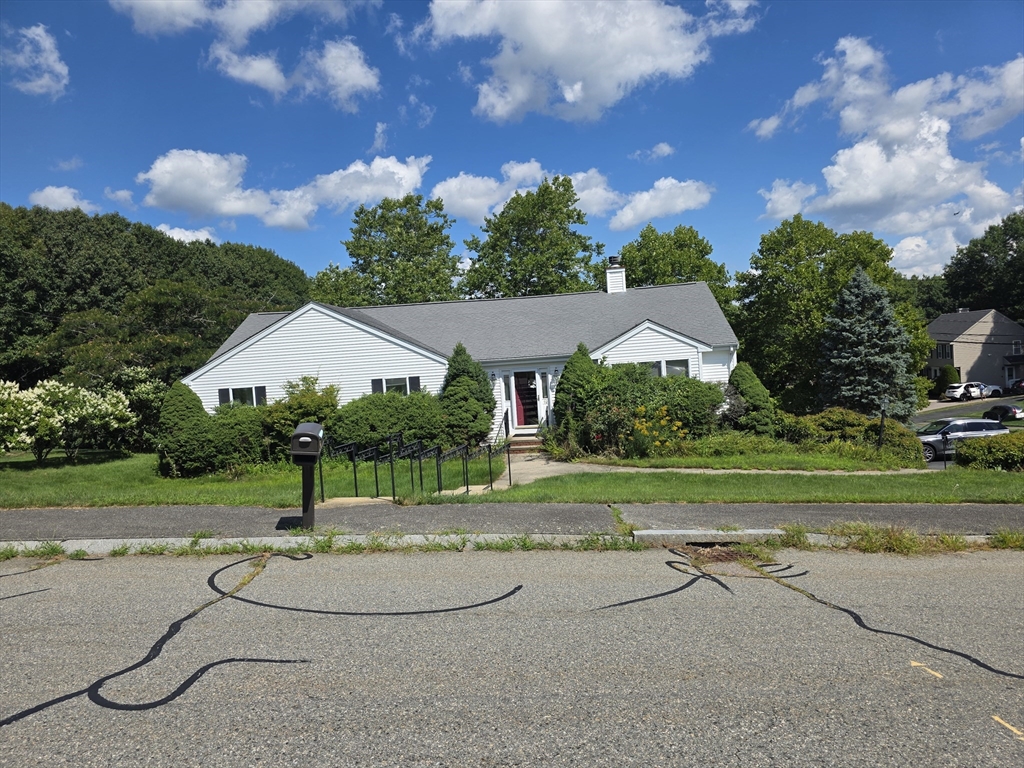 92 Rosemary Rd Property Photo 1