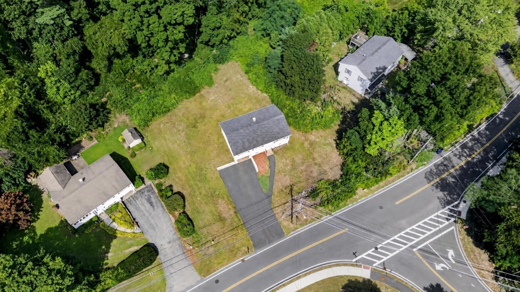 97 Allen Rd Property Photo 5