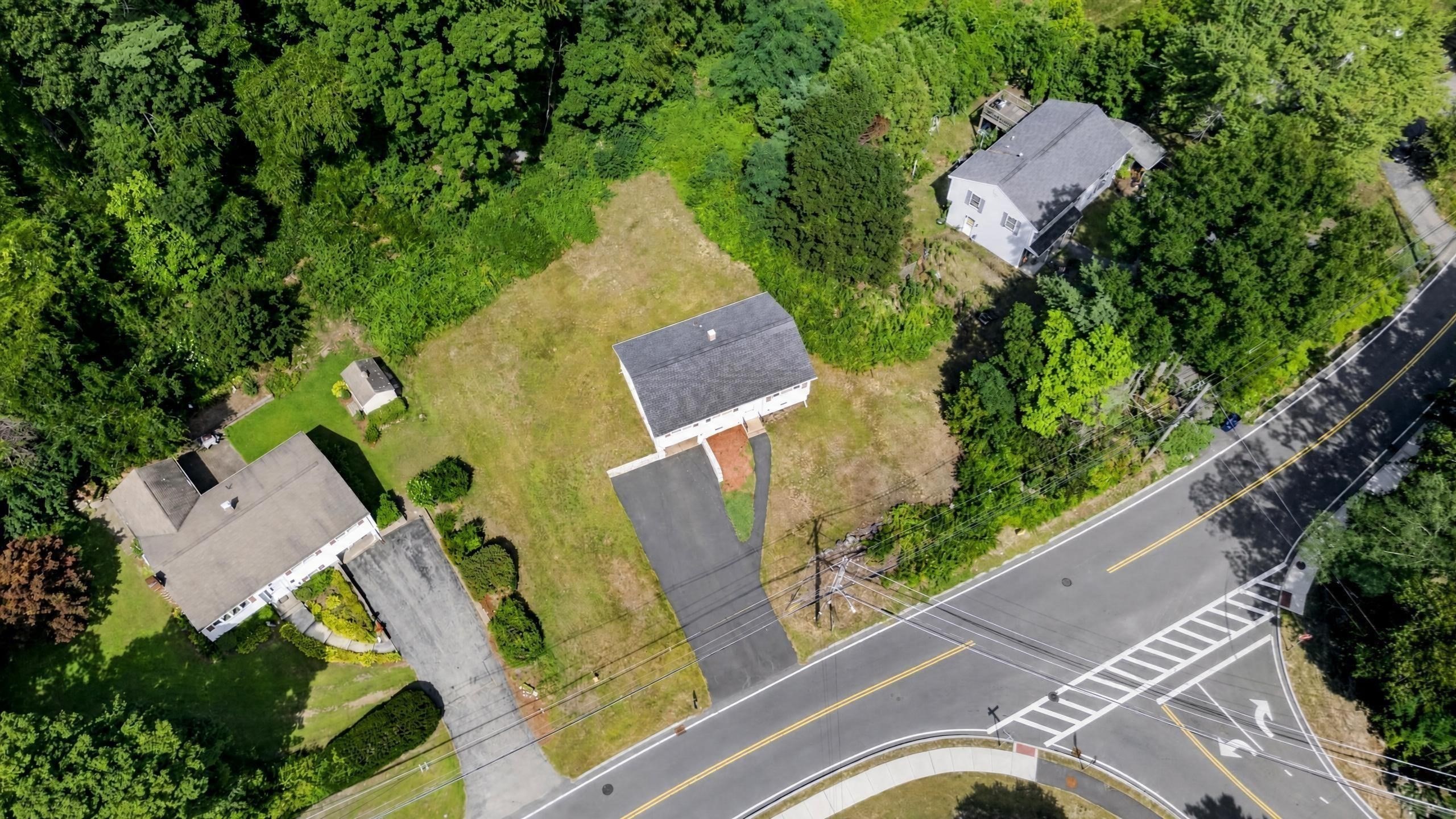 97 Allen Rd Property Photo 5
