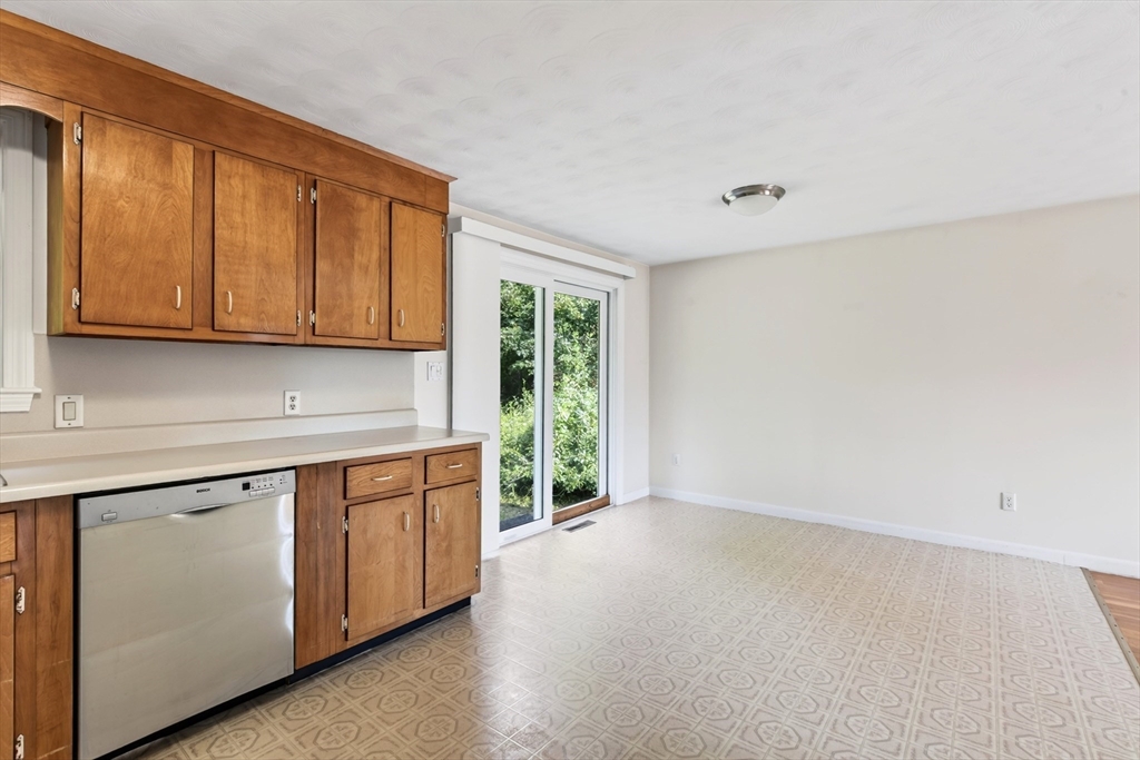 97 Allen Rd Property Photo 15
