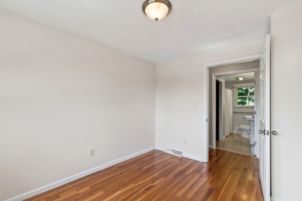 97 Allen Rd Property Photo 16