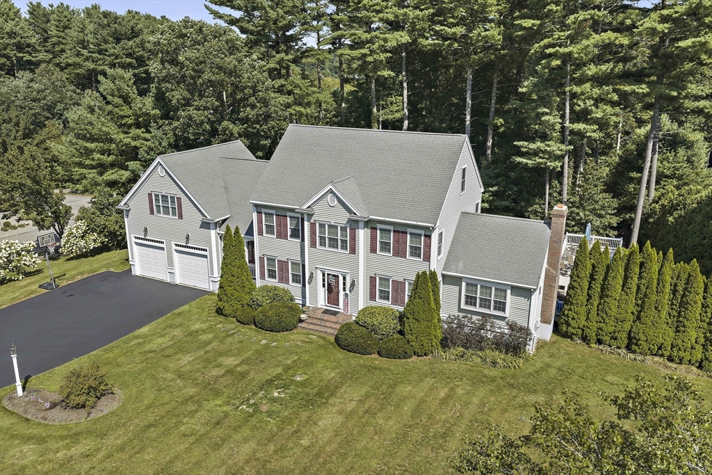 49 Lantern Ln Property Photo 1