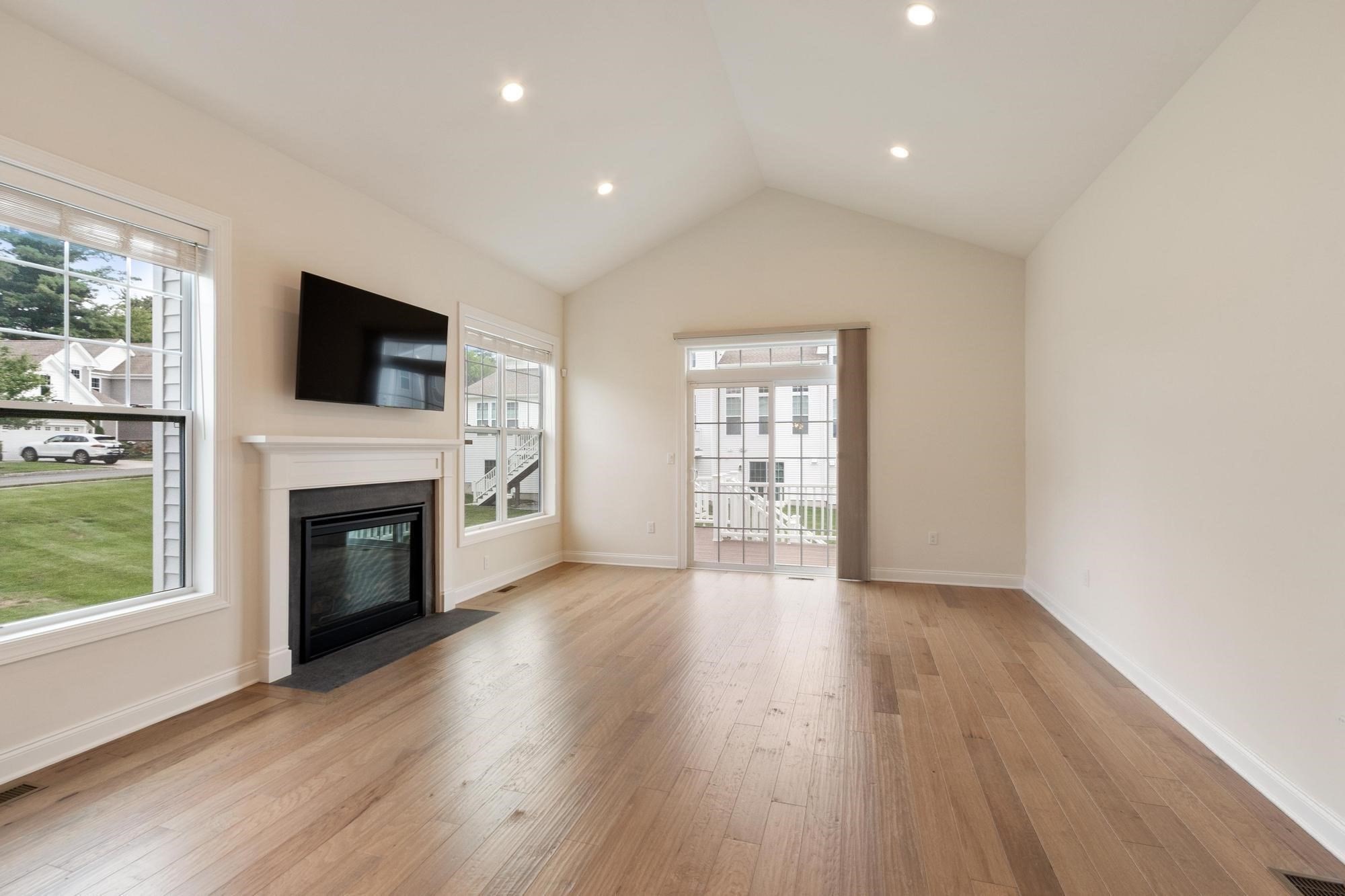 2 Phoebe St # 2 Property Photo 14