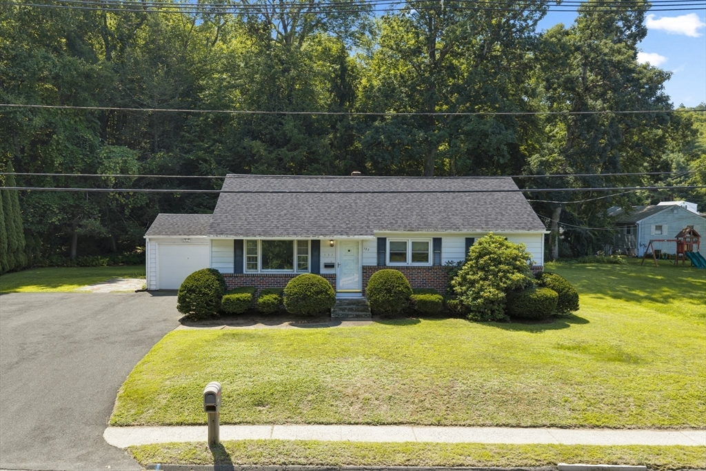 127 Springfield St Property Photo 1