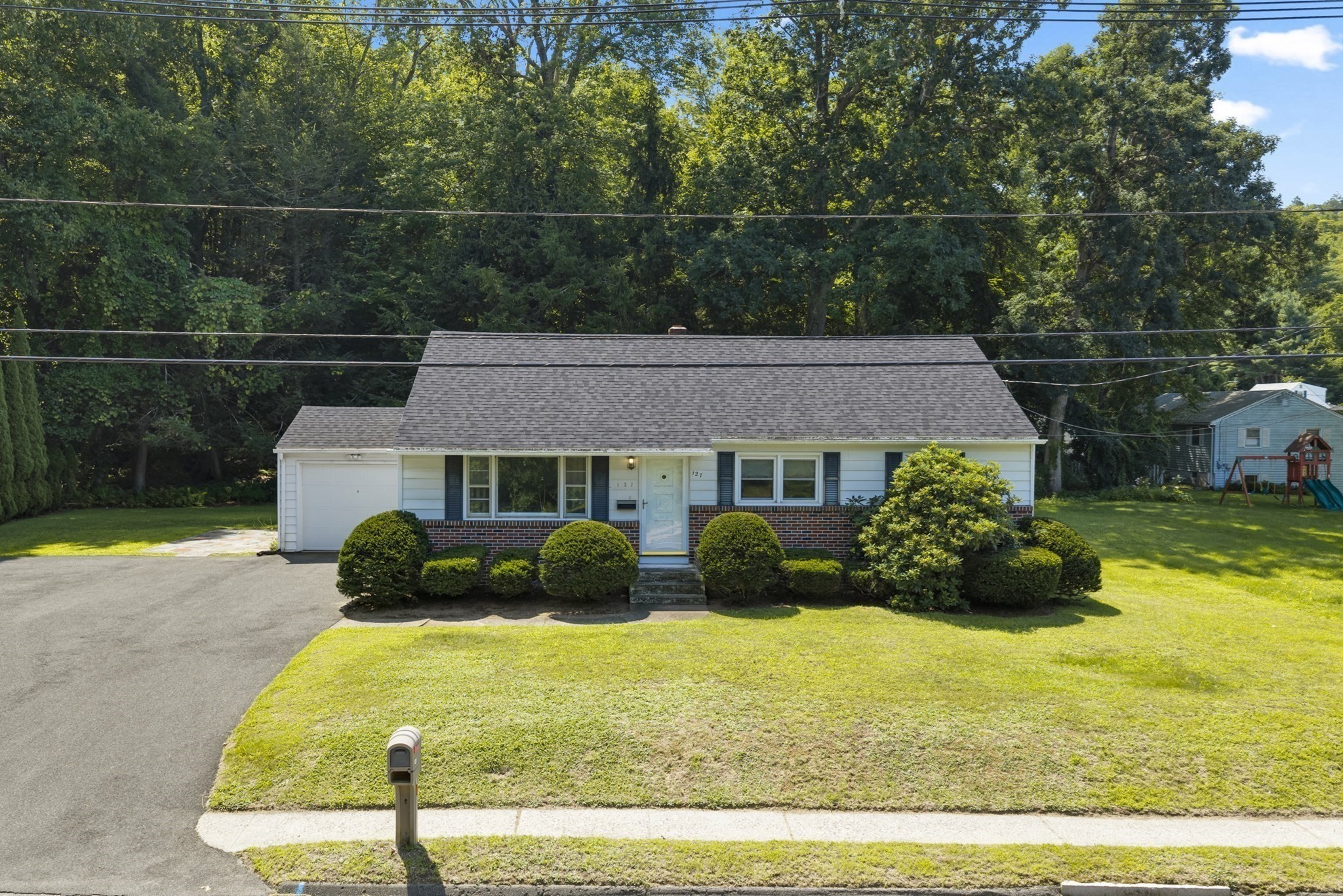 127 Springfield St Property Photo 1