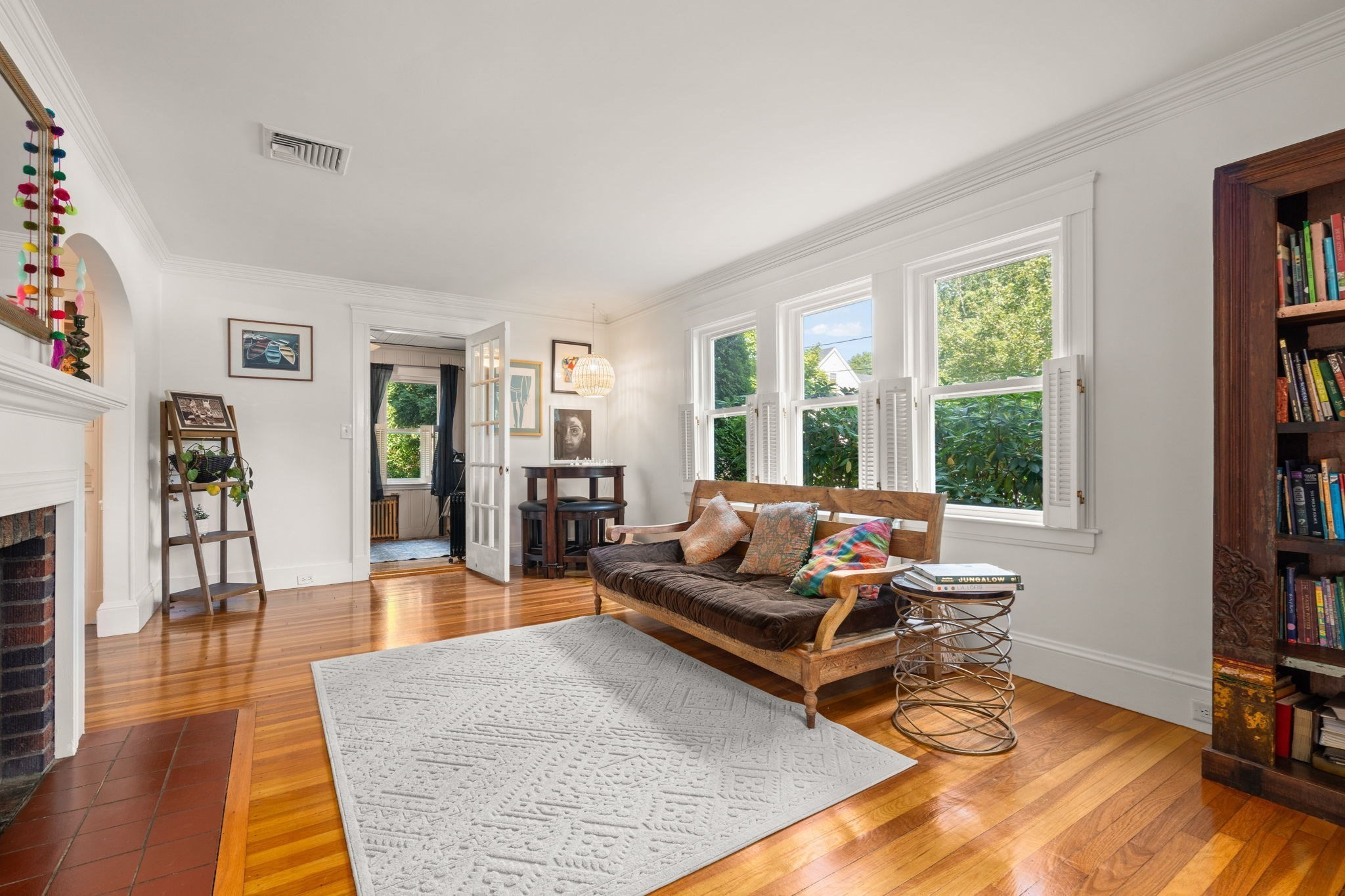 24 Holland St Property Photo 5