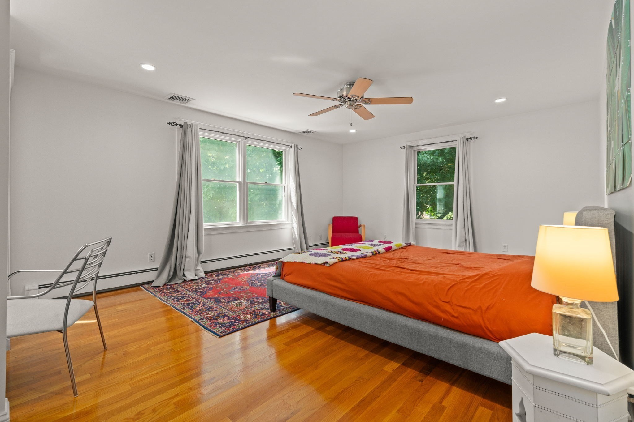 24 Holland St Property Photo 17