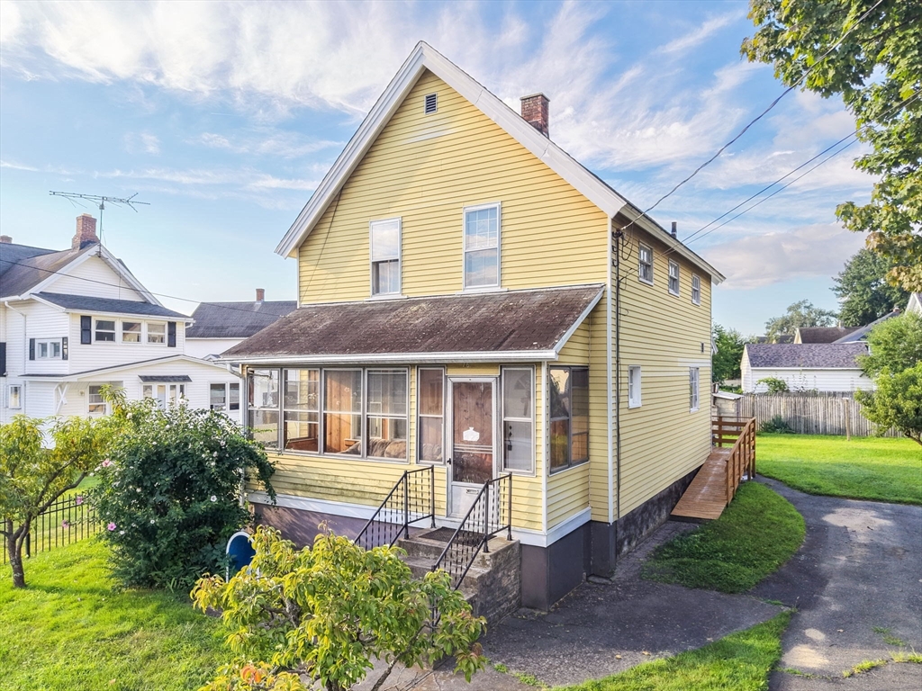 76 Howard St Property Photo 1