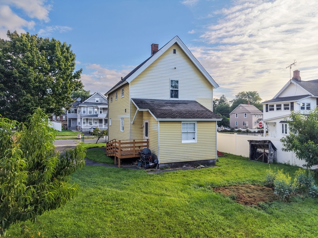 76 Howard St Property Photo 14