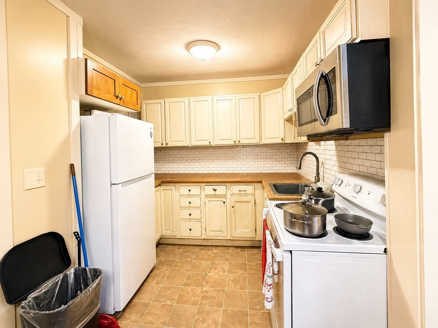 145 Hancock St Property Photo 7