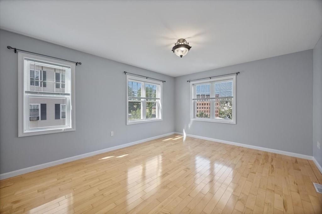 122 Locust St. # 4 Property Photo 9