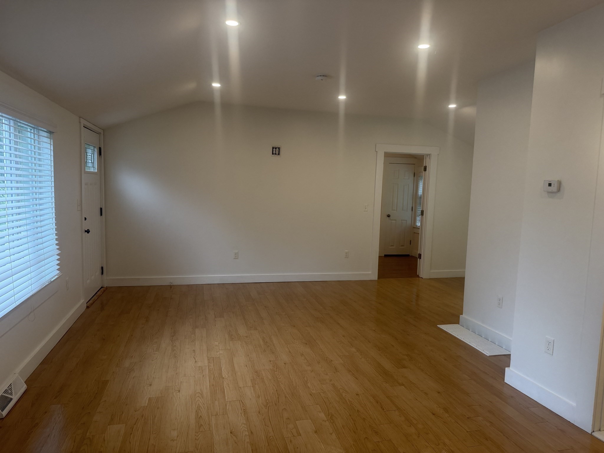 25 King Ave Property Photo 9