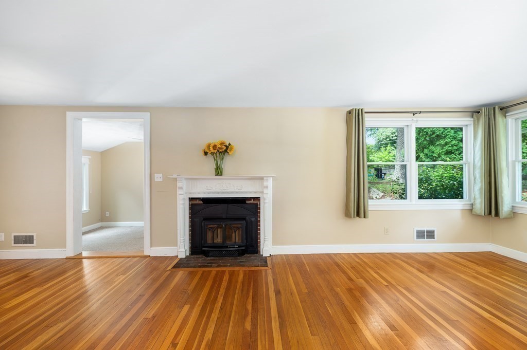 101 Topsfield Road Property Photo 6