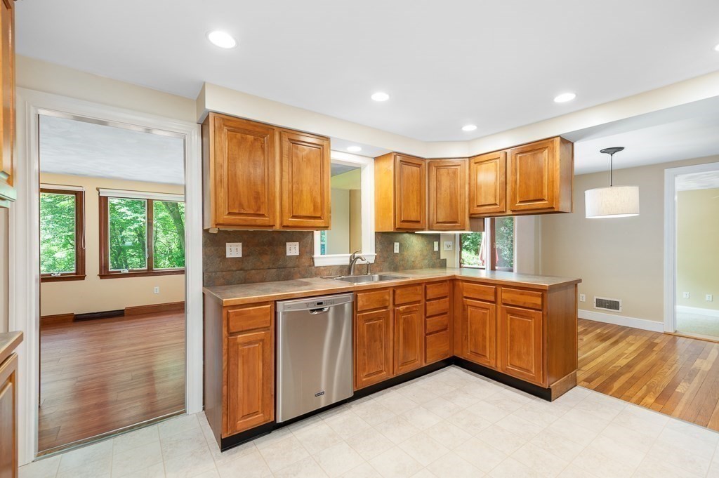 101 Topsfield Road Property Photo 11