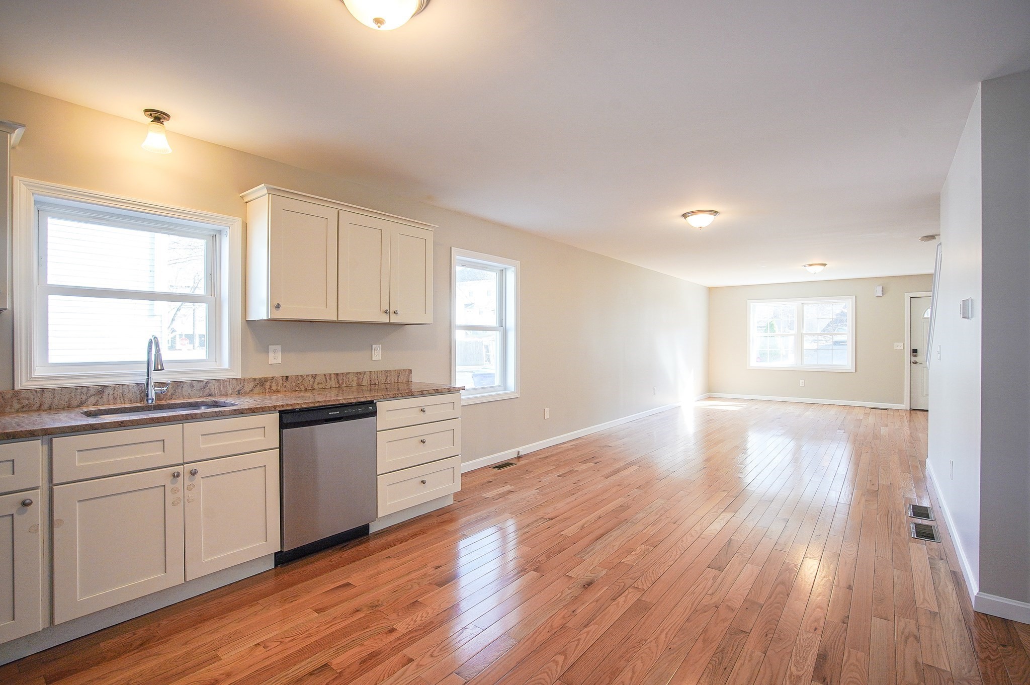 18 Healey St # 18 Property Photo 5