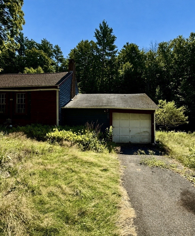 62 E Chestnut Hill Rd Property Photo 3