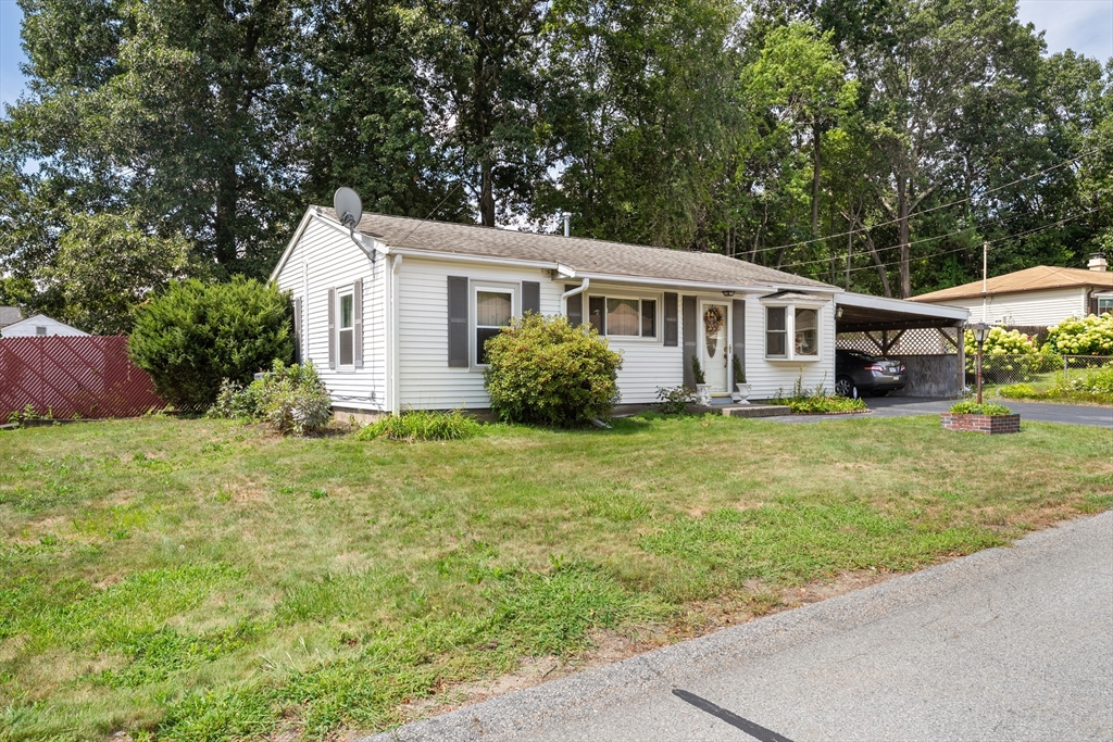 136 Laurie Ln Property Photo 2