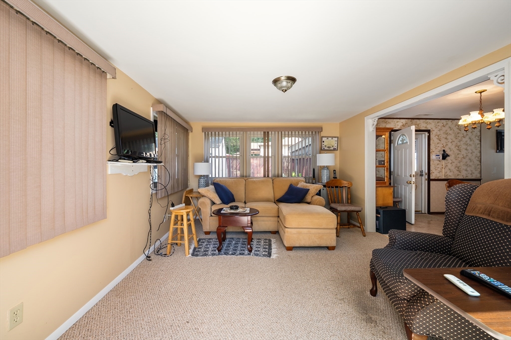 136 Laurie Ln Property Photo 8