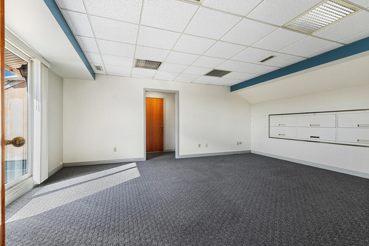 92 High St # C Property Photo 5