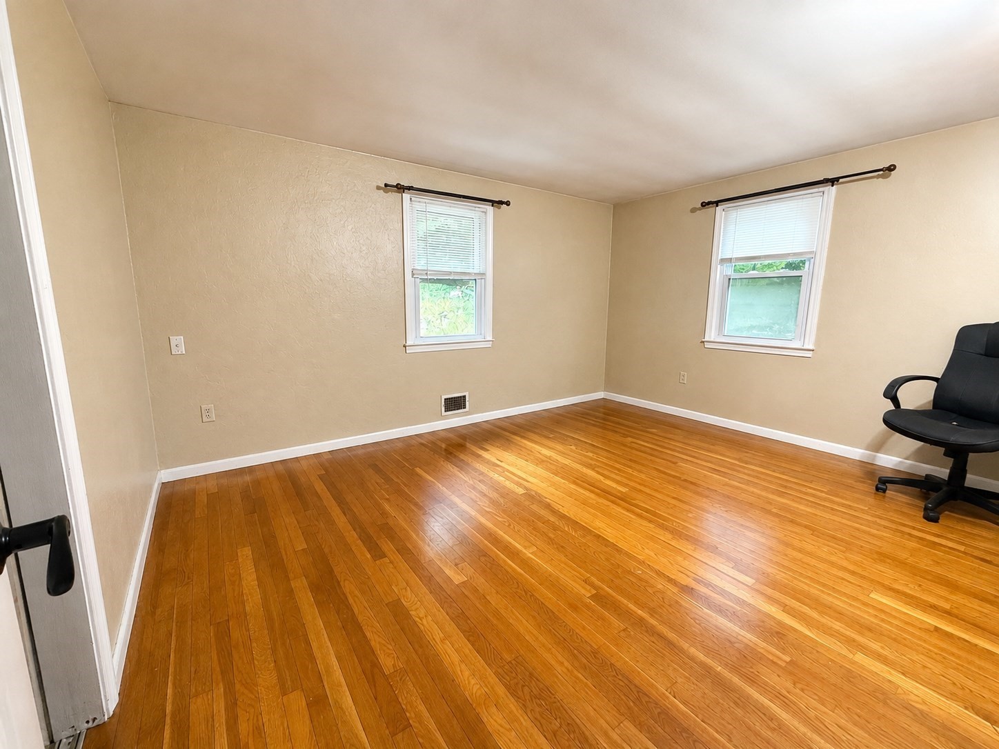 246 Pleasant Street Property Photo 8
