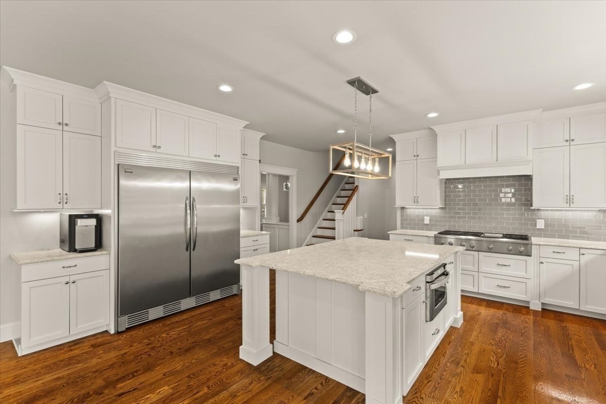 384 Country Club Way Property Photo 11