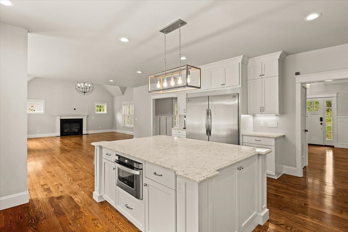 384 Country Club Way Property Photo 12