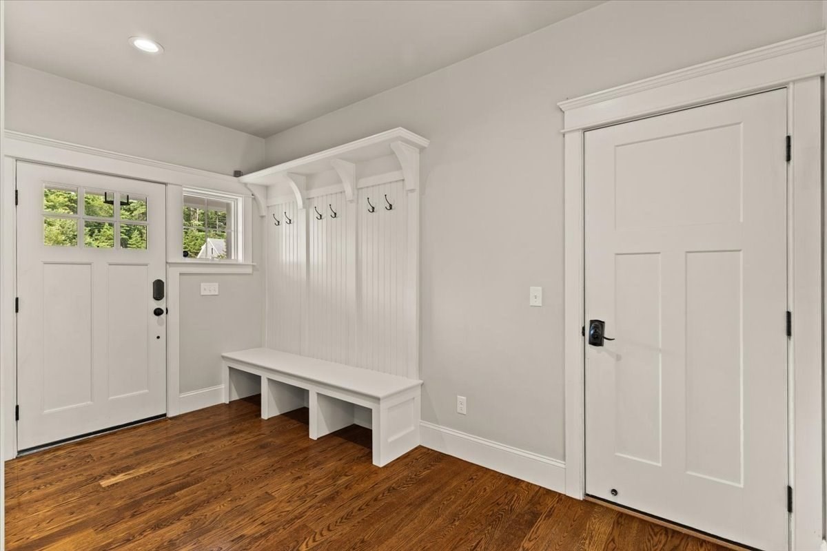 384 Country Club Way Property Photo 20